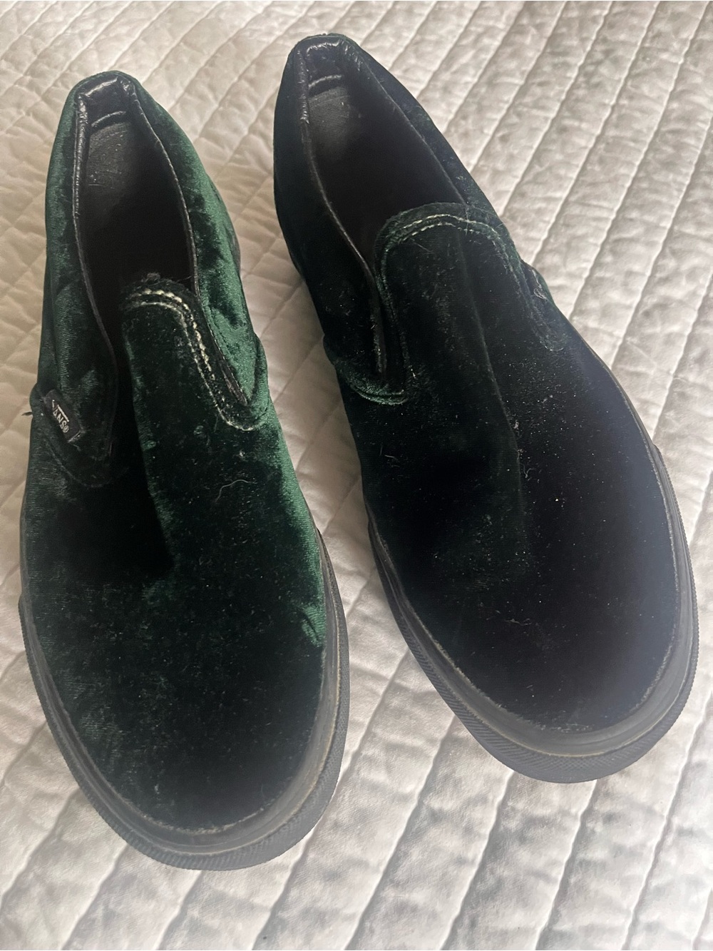 EUC dark green velveteen slip on VANS w10